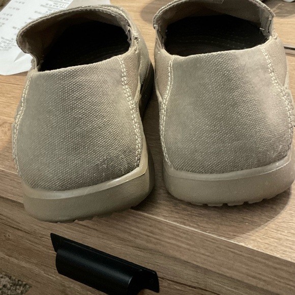 CROCS Men's Santa Cruz Beige Comfort Slip-On Loafer 11 - Picture 8 of 8